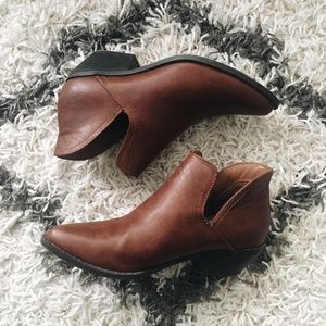 Soda Pointed Toe Boots